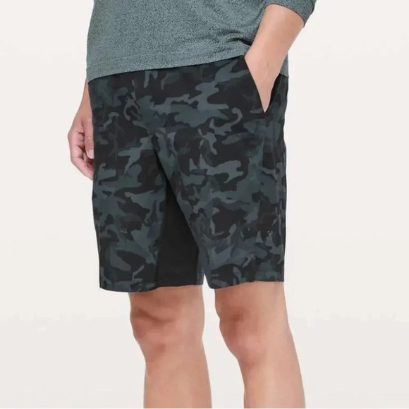 Lululemon T.H.E Short Incognito Camo Blue Size Medium - Picture 1 of 7